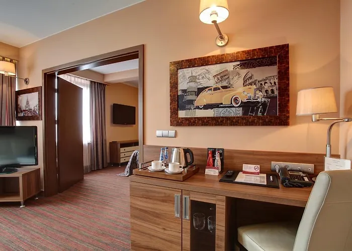 哈斯顿城市酒店 4*