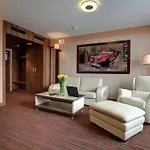 Haston Hotel 4*